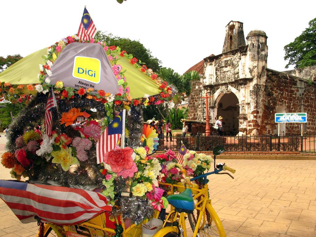 Hallmark Crown Hotel Malacca Eksteriør billede