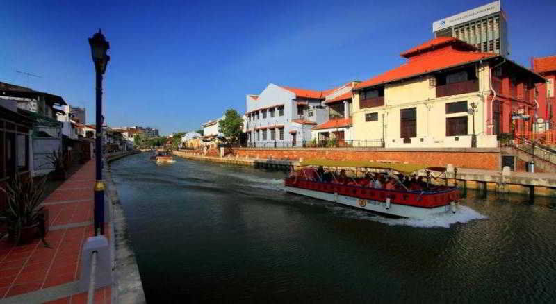 Hallmark Crown Hotel Malacca Eksteriør billede