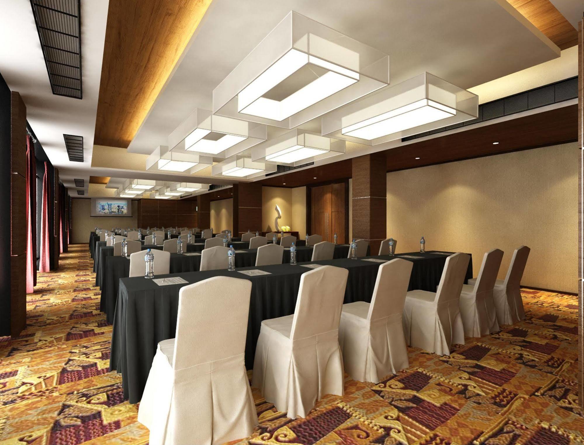 Hallmark Crown Hotel Malacca Eksteriør billede