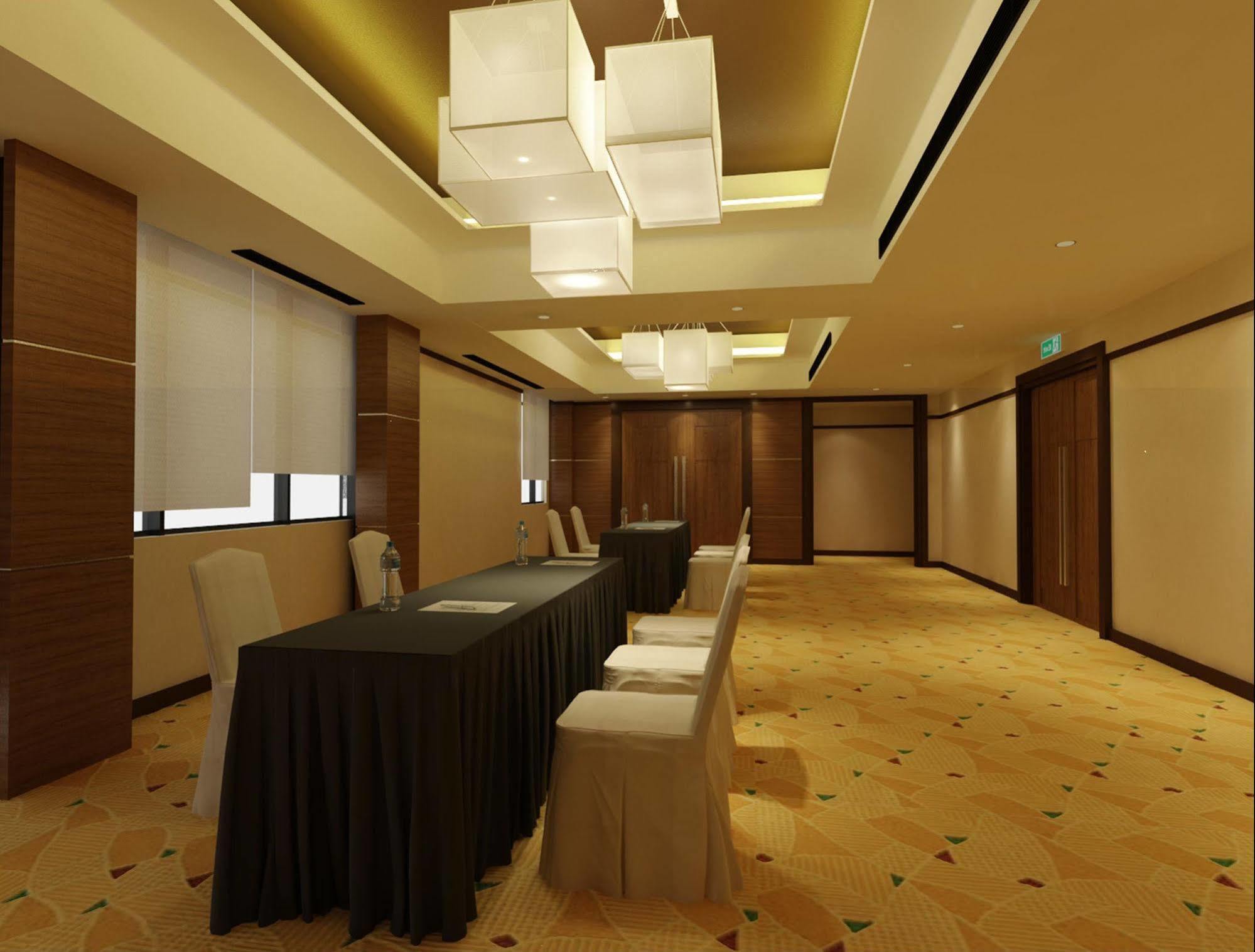 Hallmark Crown Hotel Malacca Eksteriør billede