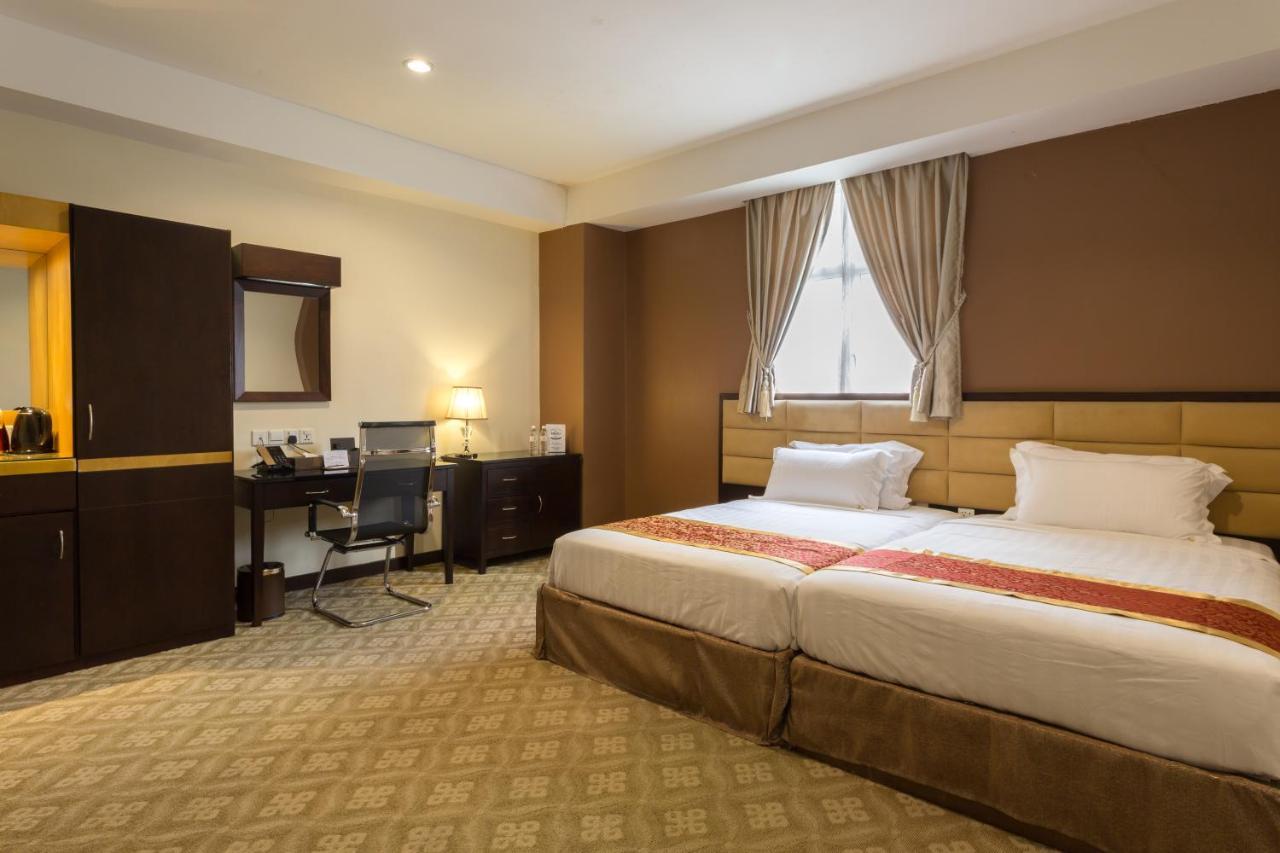 Hallmark Crown Hotel Malacca Eksteriør billede